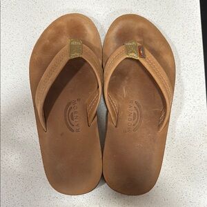 Rainbow Classic Tan Leather Sandals. Used